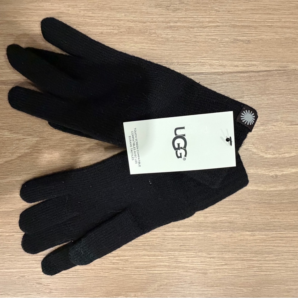 NEW UGG Knit Gloves